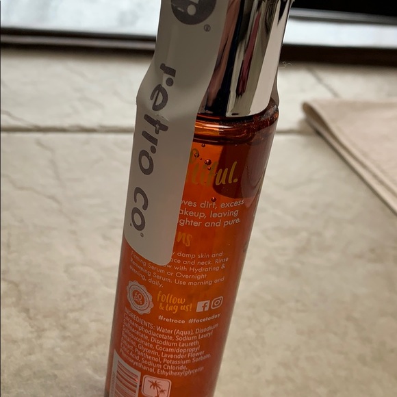 Retro co Keep it Clean cleanser - Picture 3 of 5